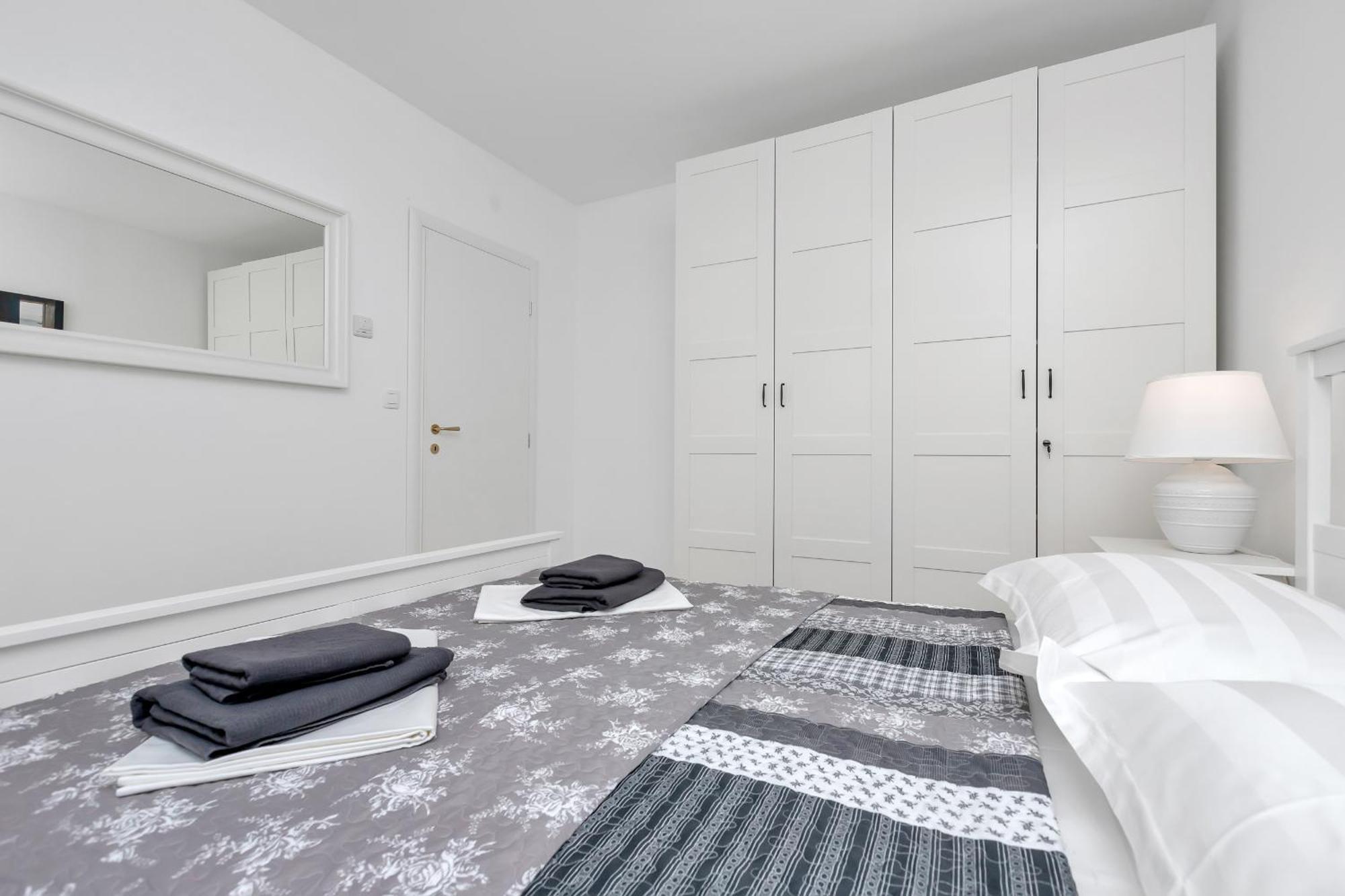 Apartment Lotte With Private Pool In The City Center! Makarska Room photo