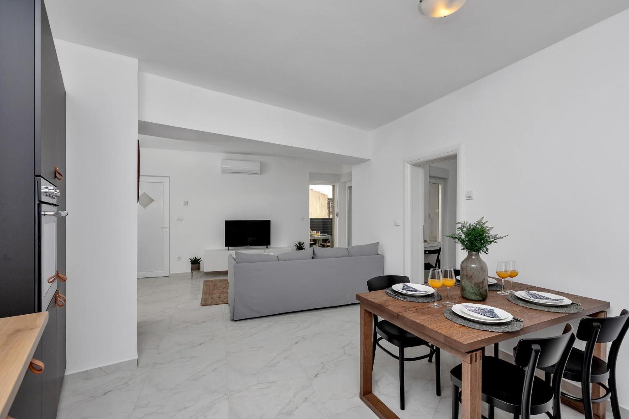 Apartment Lotte With Private Pool In The City Center! Makarska Room photo