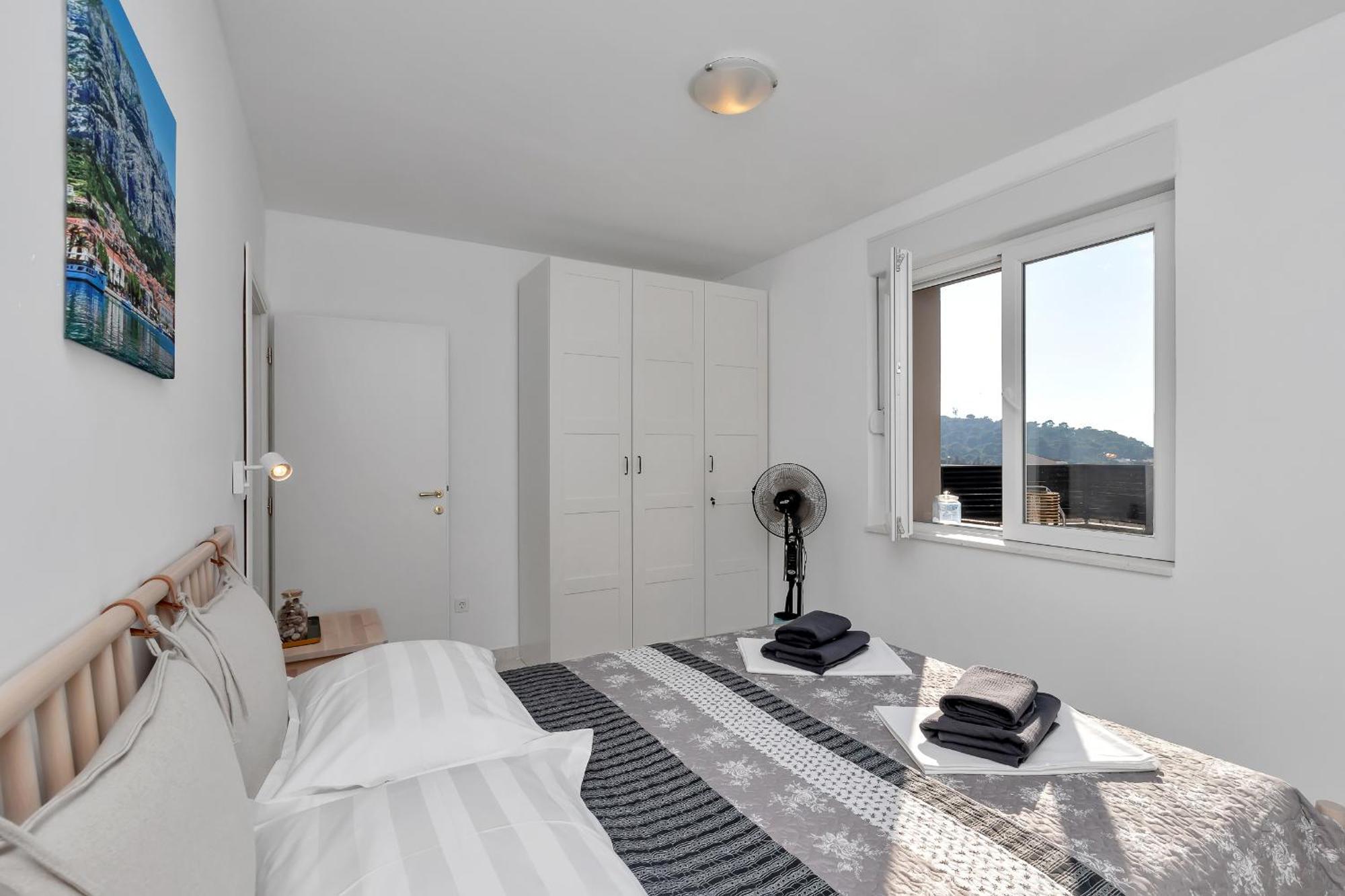 Apartment Lotte With Private Pool In The City Center! Makarska Room photo