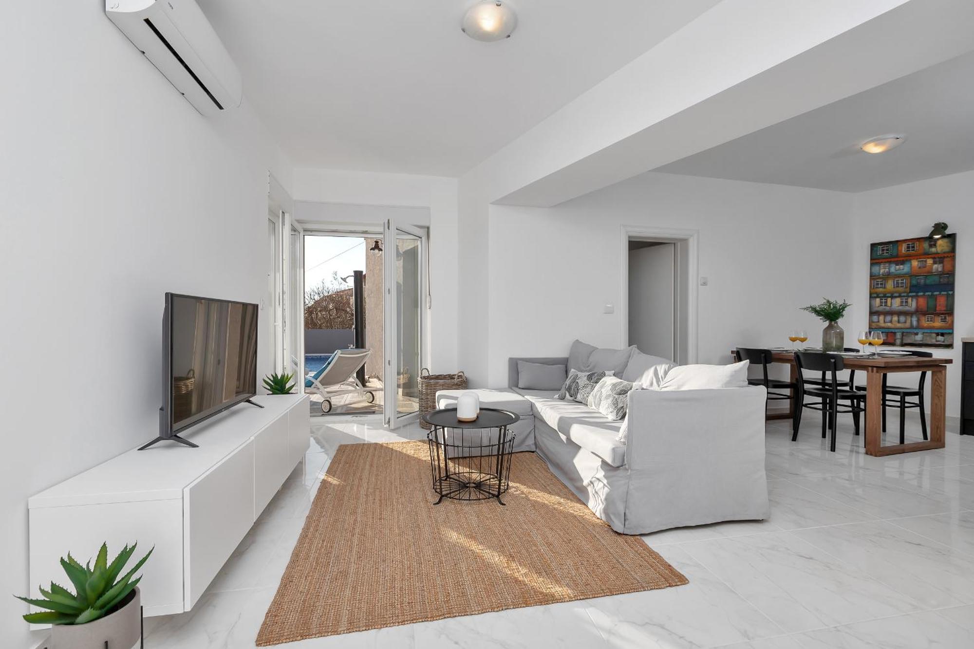 Apartment Lotte With Private Pool In The City Center! Makarska Room photo